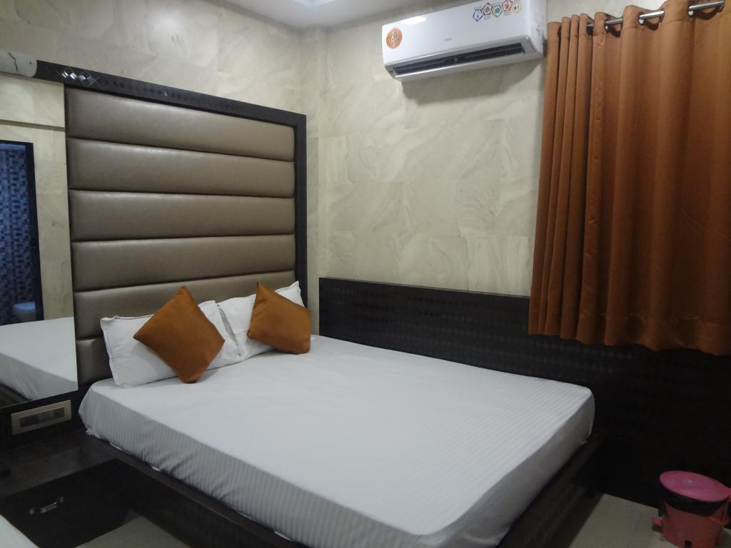 Hotel Karishma Мумбаи Экстерьер фото