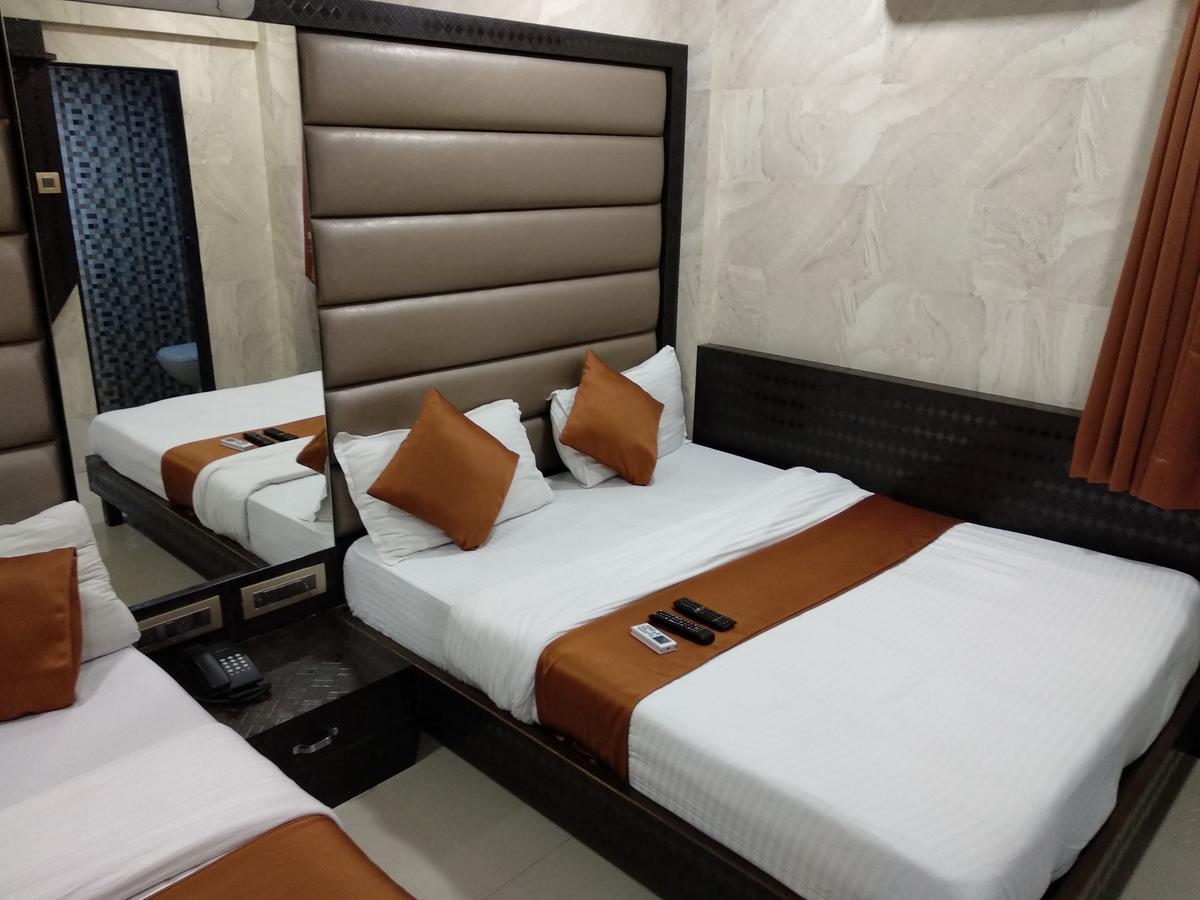 Hotel Karishma Мумбаи Экстерьер фото